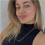 Profesora de pádel con más del 15 años de experiencia jugando. Ex-competidora y jugadora